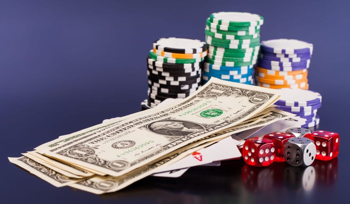 casino girl کیسینو میں سلاٹ کھیلنا شروع کریں۔